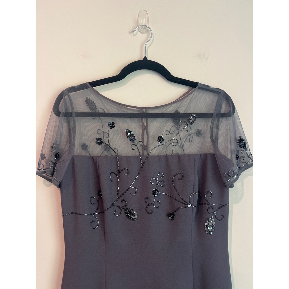 Maggy London Beaded Mesh Yoke Sheath Cocktail‎ Dress Grey Floral Sequin Size 4 - Picture 2 of 7